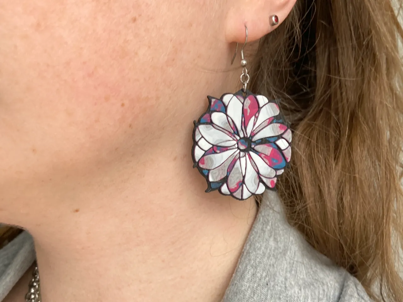 Stylized Stained Glass Flower Earrings HueForge view 3