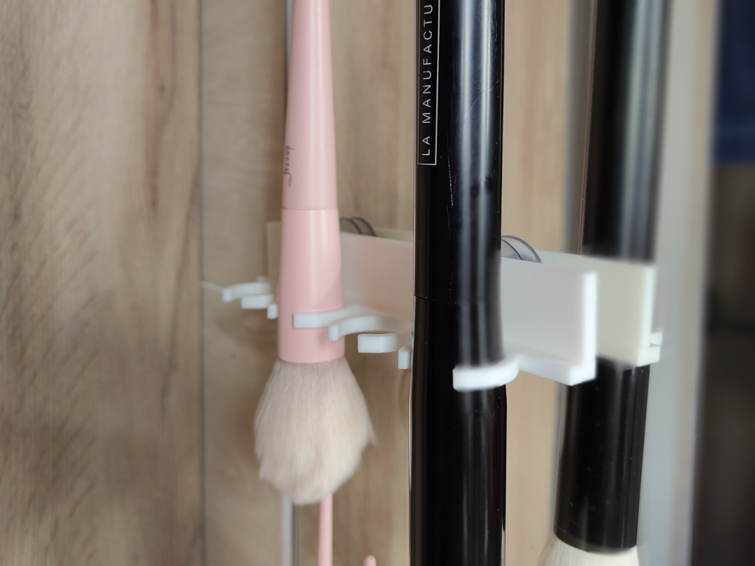 Parametric Brush Holder – Suction Cup Mounted
