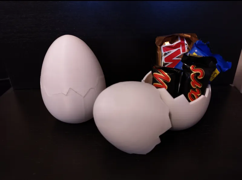 Broken Egg Container