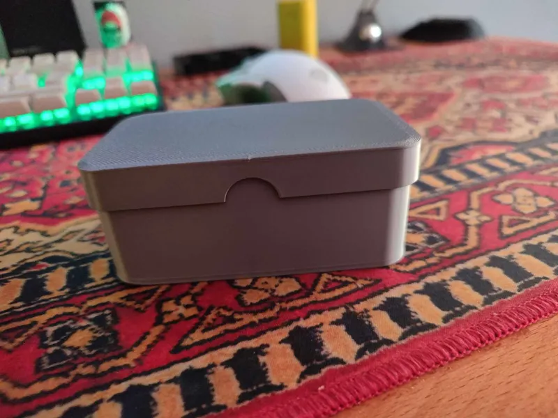 Minimalist box