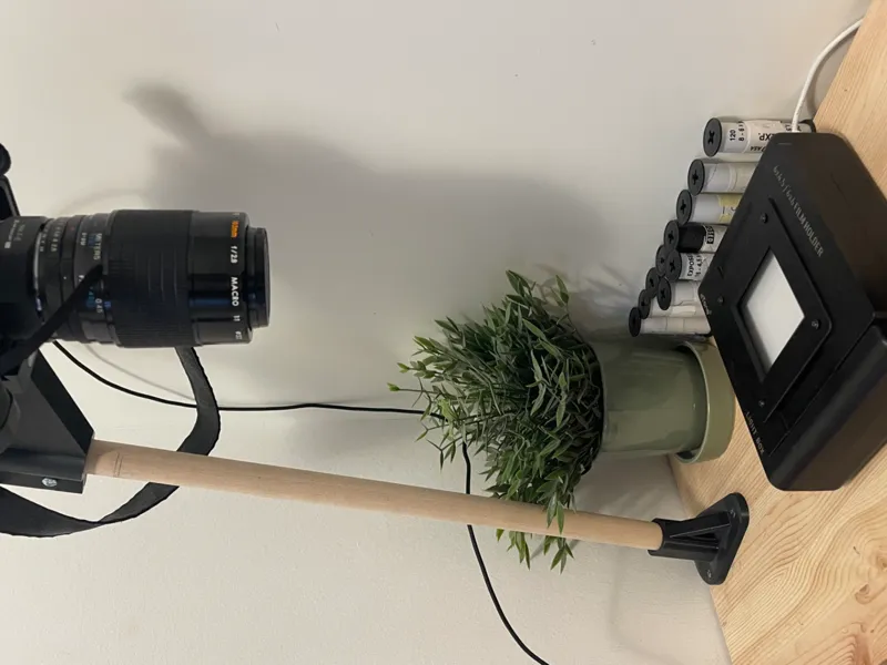 DIY copying stand for analog photography 