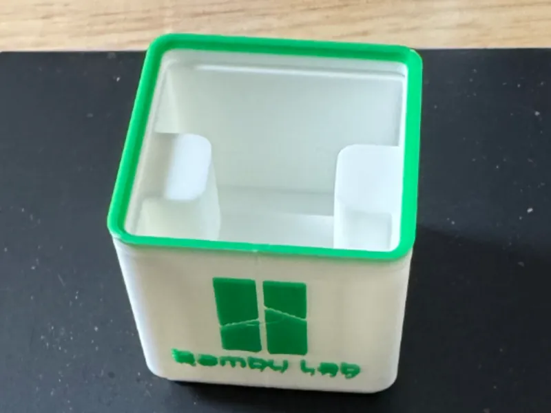 Gridfinity Bin for Bambu Scraper w/ Logo (2 color)