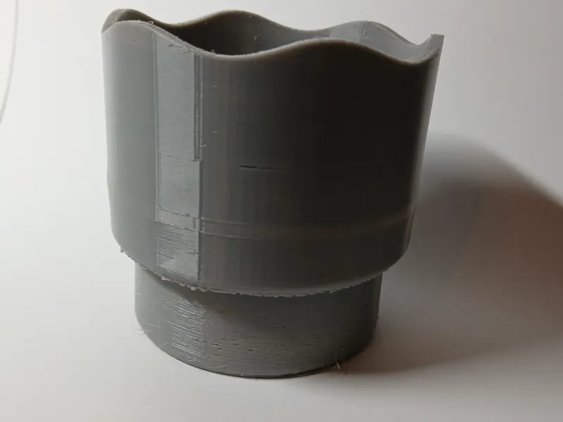 Zusammenklappbarer/ Flexibler Wasserbecher