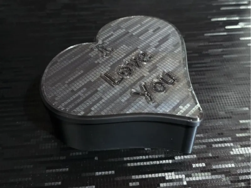 Heart Shaped Box – “I LOVE YOU” 8.5 × 9 cm