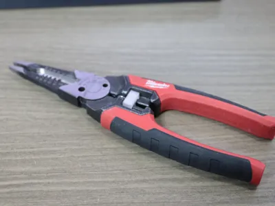milwaukee 6IN1 Combination Pliers lock clip