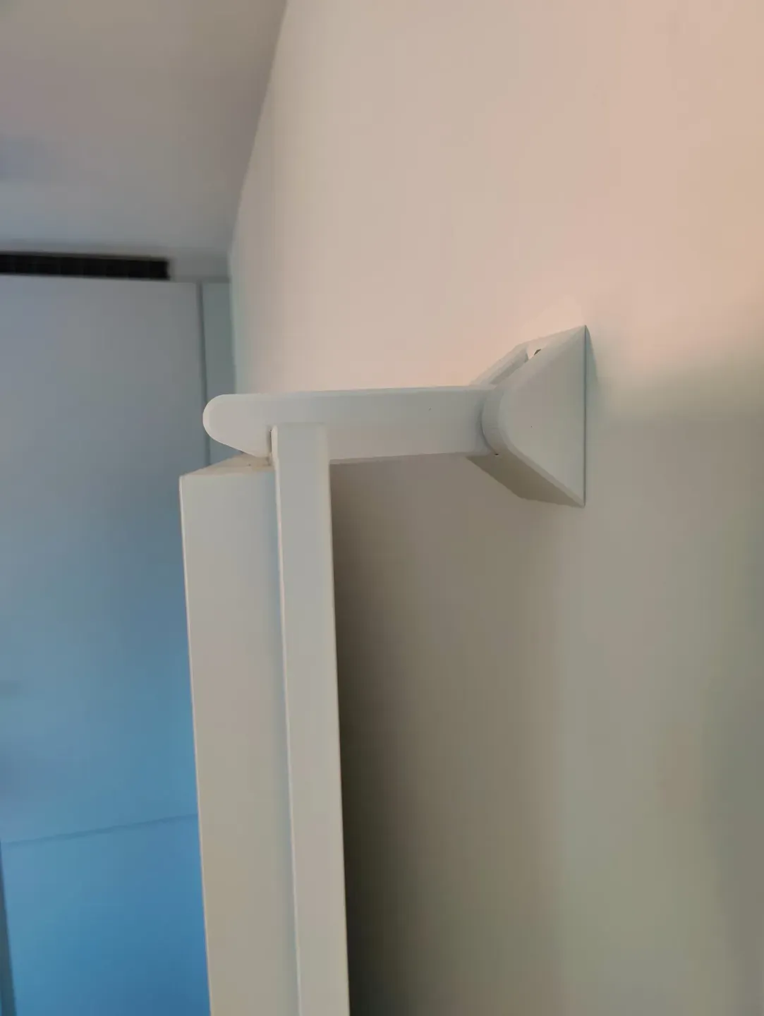 Cale-porte fixe murale