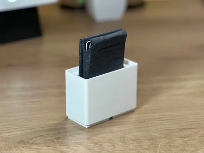 Peak Design Mobile Wallet for Gridfinity
