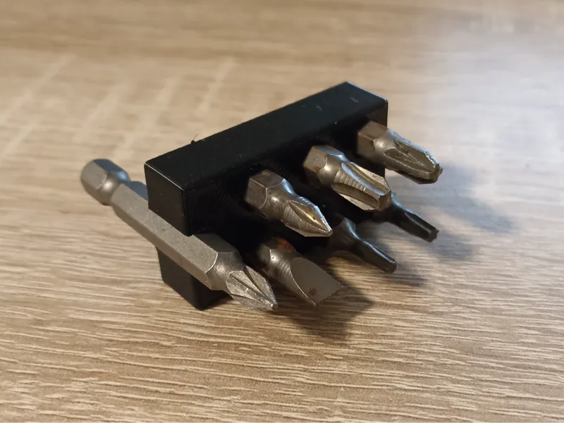 Flex bit holder