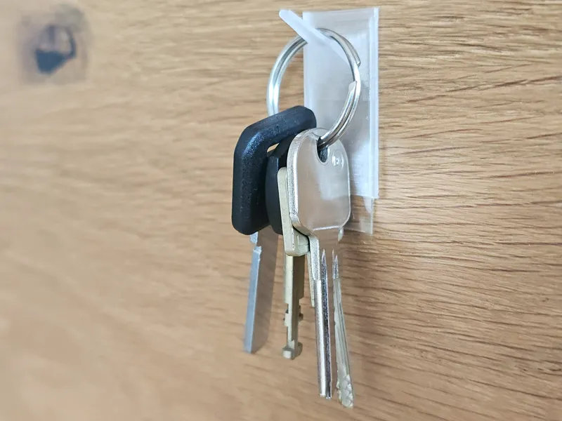 Simple key hook for "tesa Powerstrips Large"