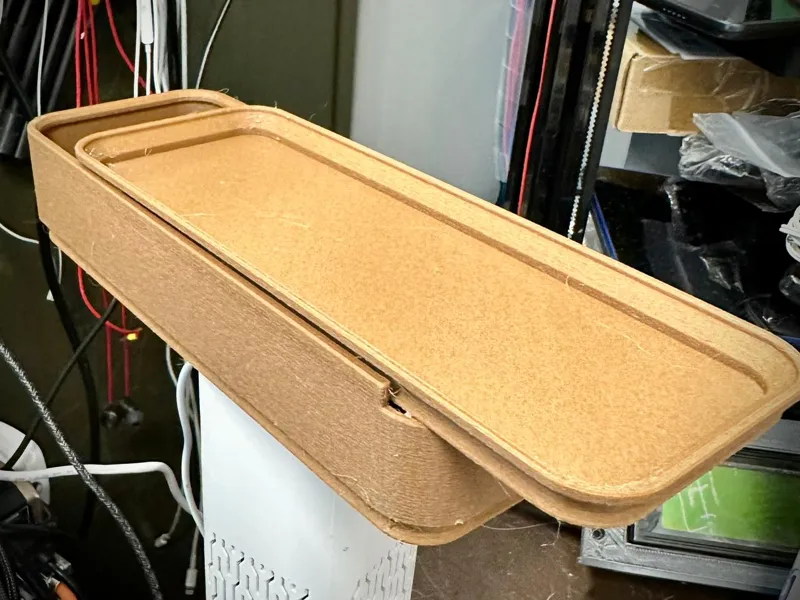stackable  box with cover no support need 