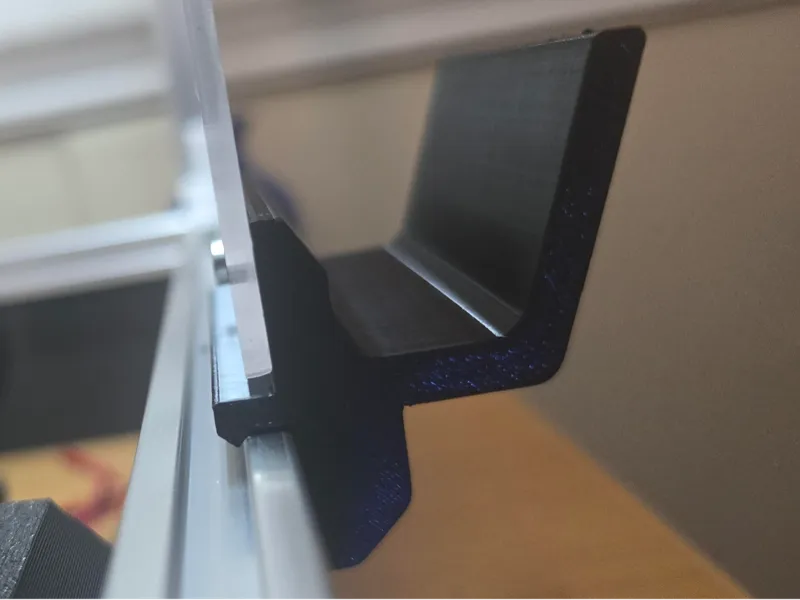 Upgraded handle for Yoopai enclosure. Latching