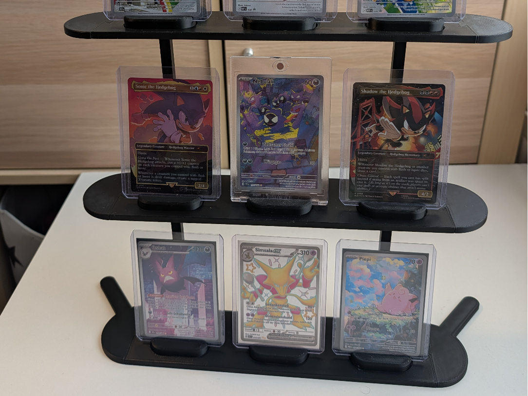 Omega Display System - Modulares TCG Ständer Set 