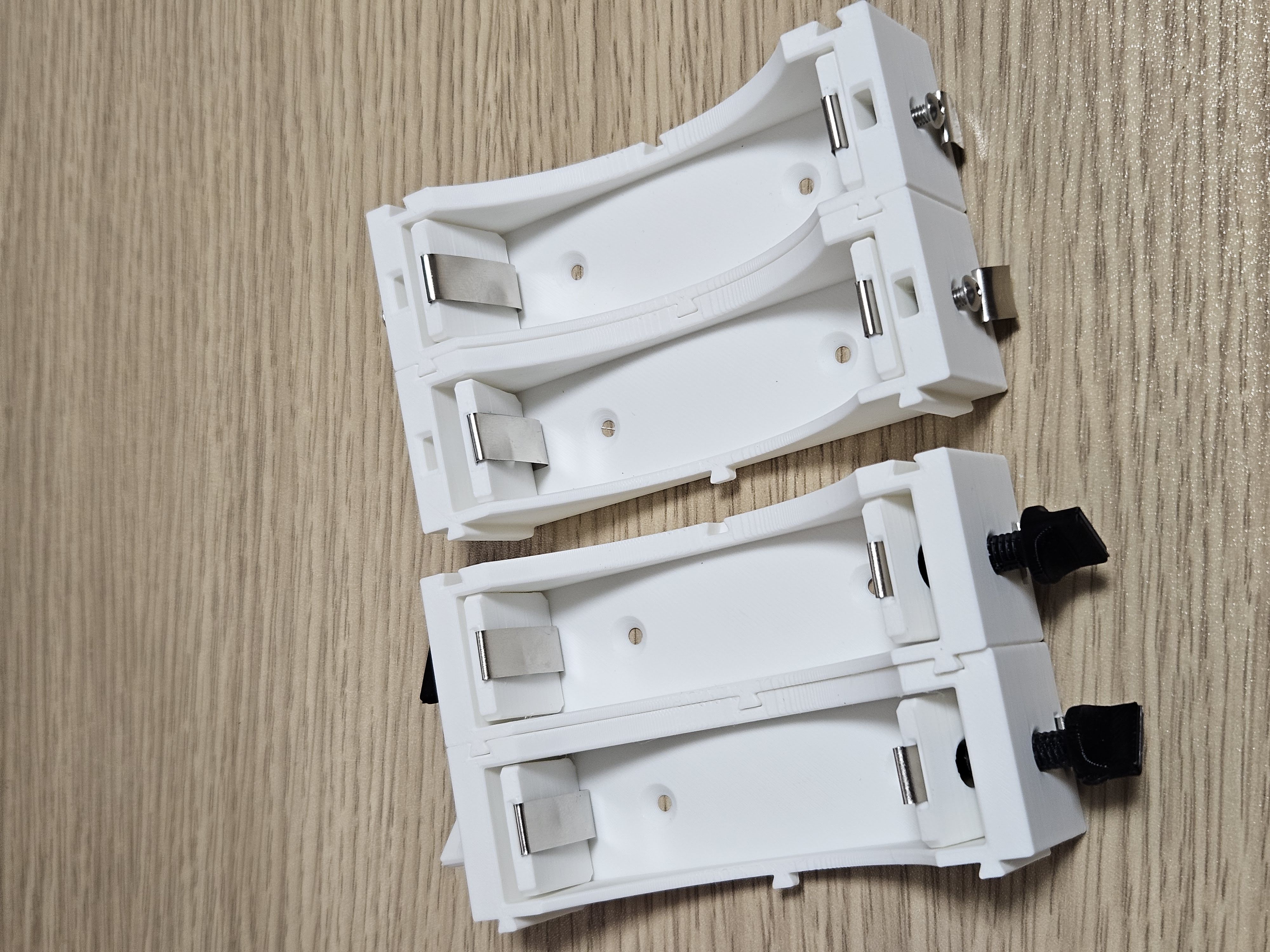 Robust 18650 connectable cell holder