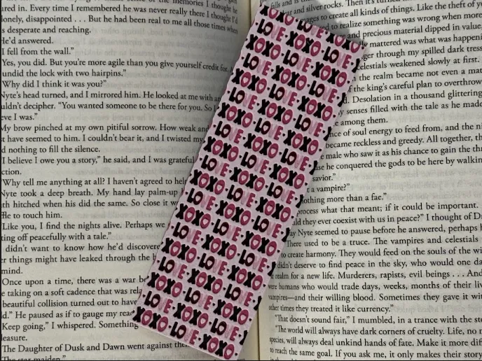 Love XOXO Valentine's Bookmark