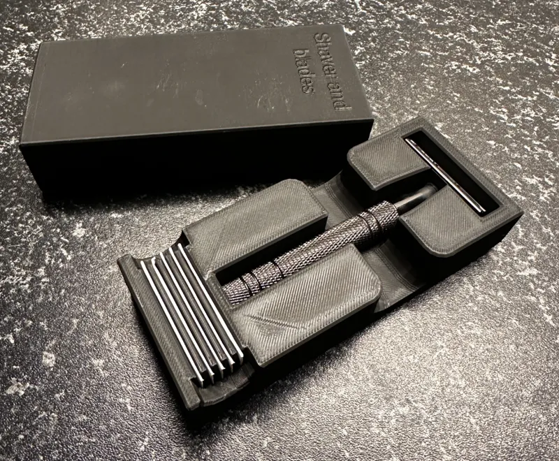 Safety razor traveling case