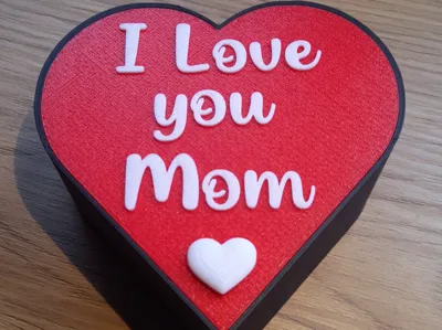 Heart-shaped gift box
