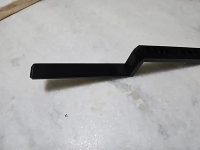 Cleaning spatula for tight spaces