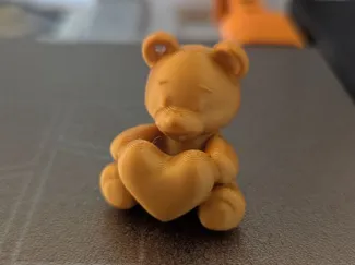 Süßer Bär mit Herz