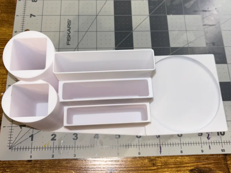 Desk organizer 