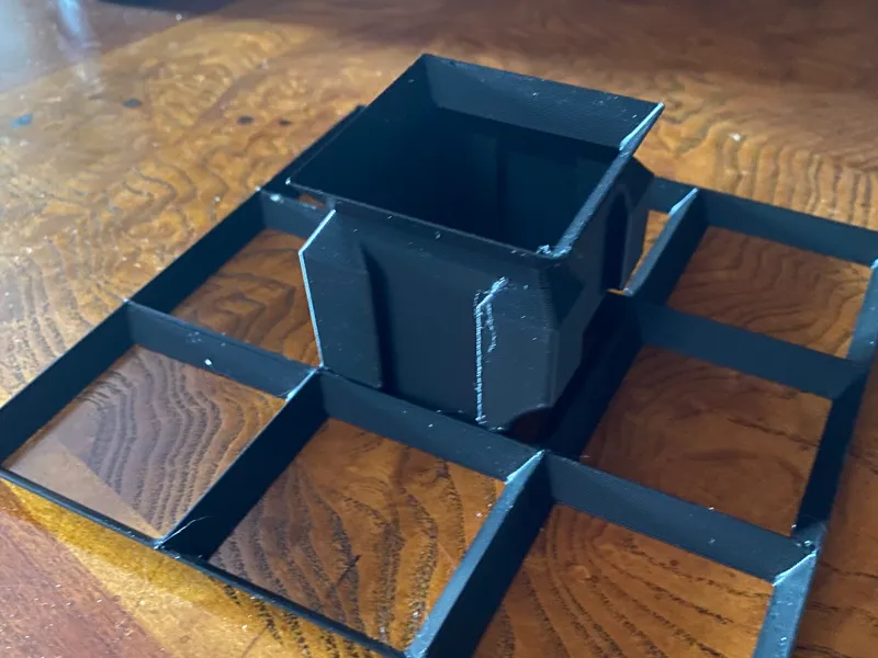 Stackable interlocked boxes with tray. 50x50x50 mm