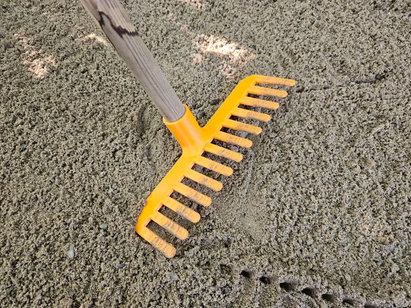 Sand rake for kids