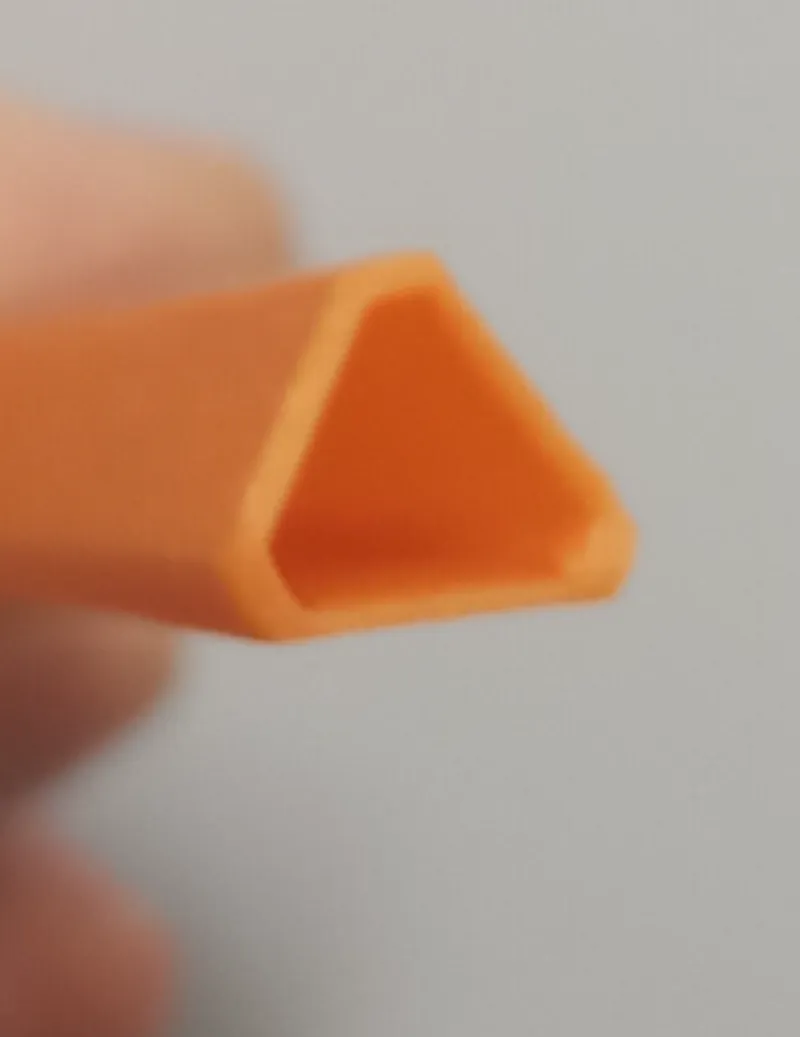 Triangle straw rounded edges