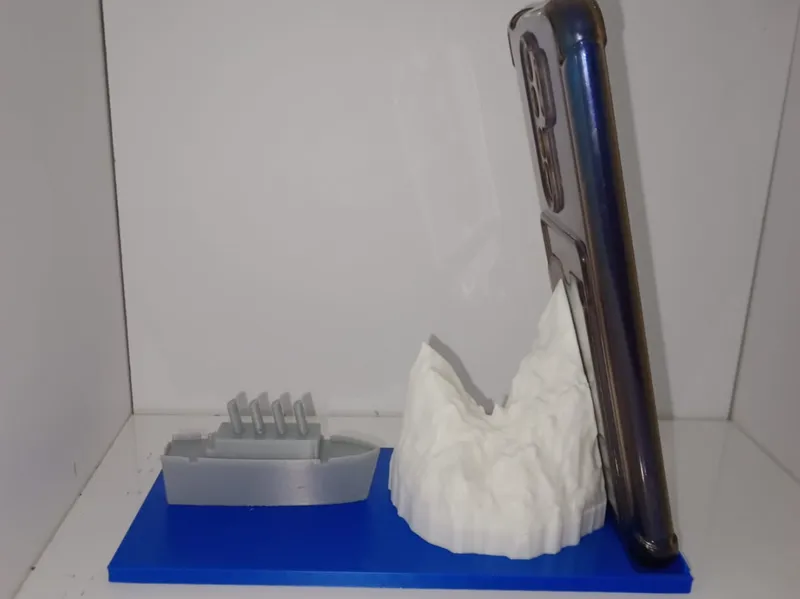 Titanic phone holder