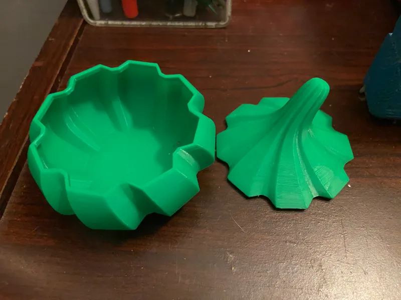 Low Poly Garlic Container