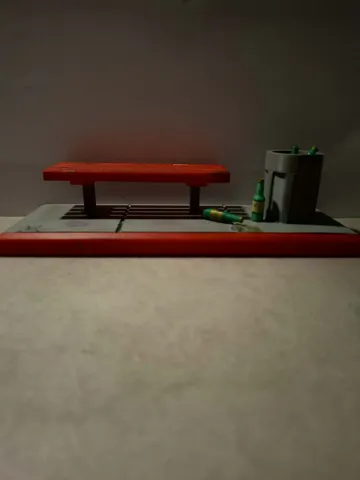 Tapa o cubierta: fingerboard bus stop bench obstacle — vista de referencia 5