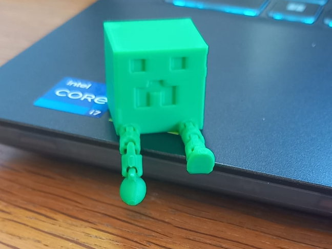 Mini Creeper mit Hängefüßen