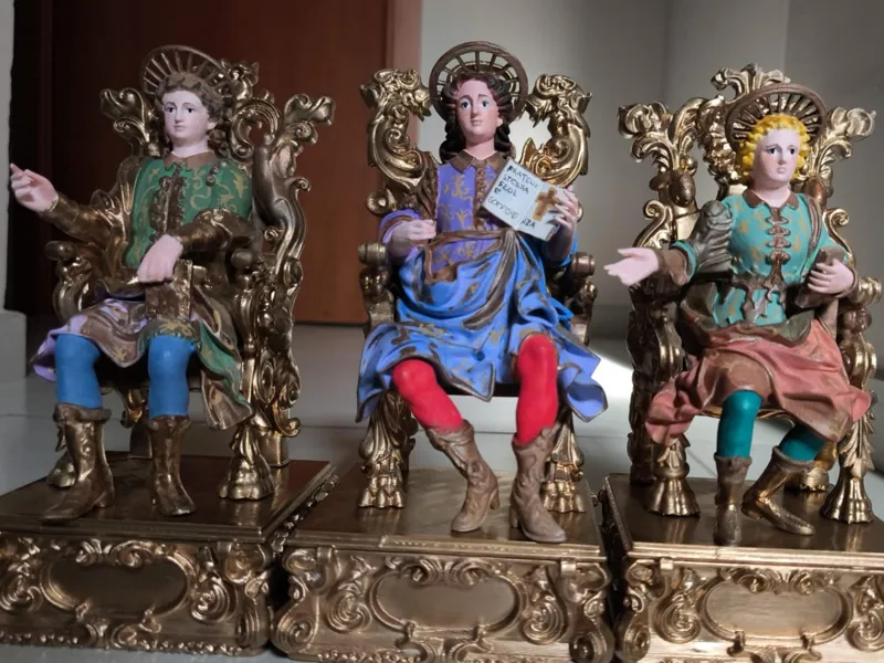 Santi Fratelli Martiri – Statue decorative