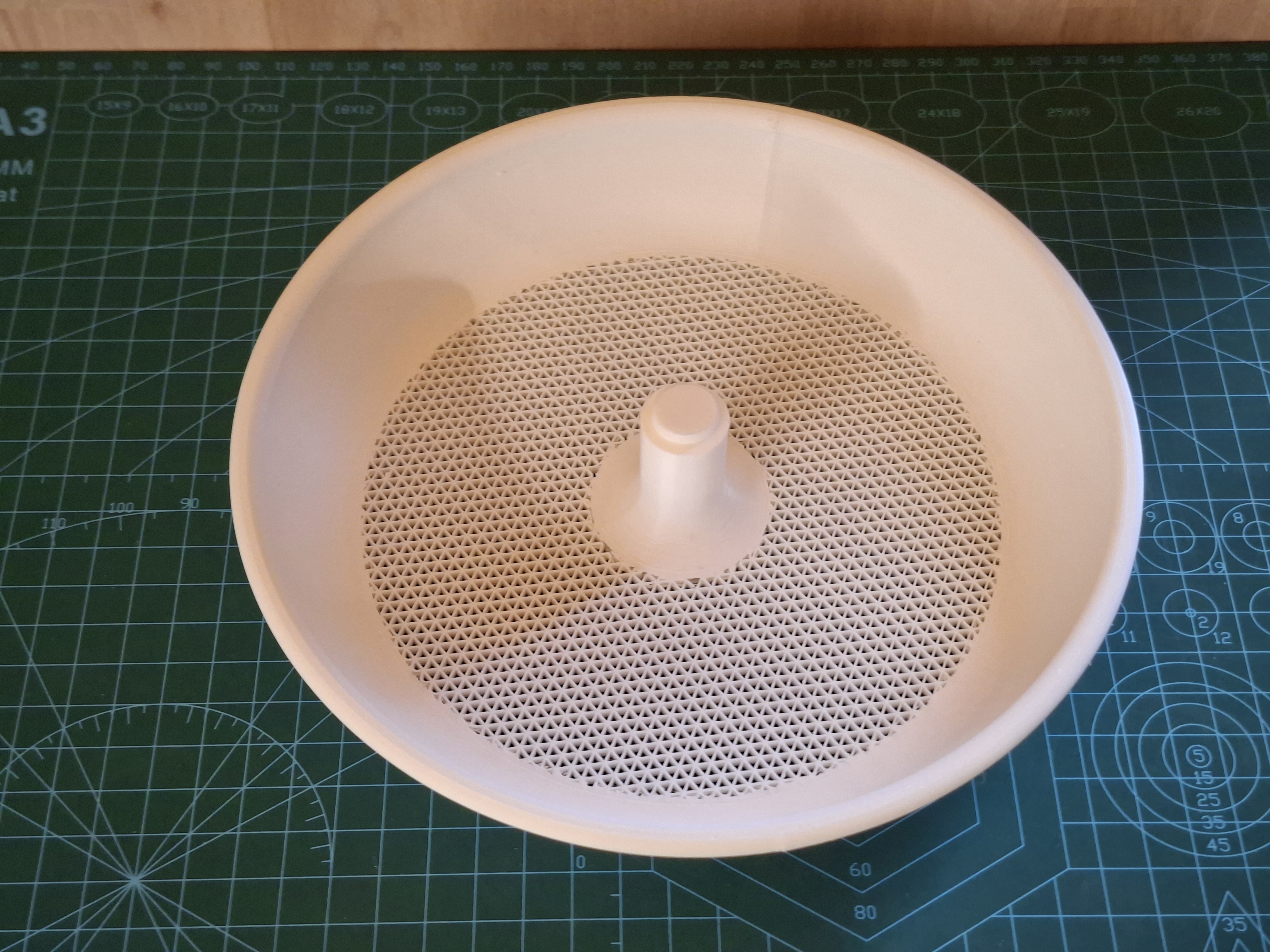 Miniatura 4 do modelo 3D Modular Bird Feeder