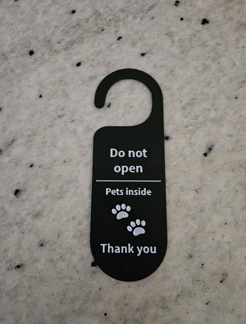 Pets Inside Sign