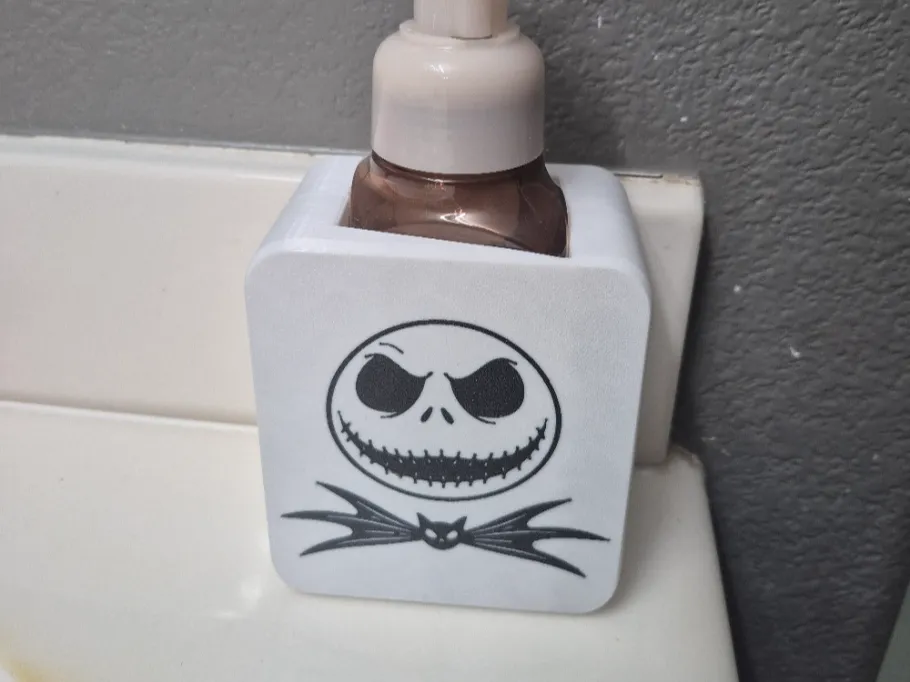 Soporte: Jack Skellington v2 BBW Soap Holder. Referencia del modelo original.