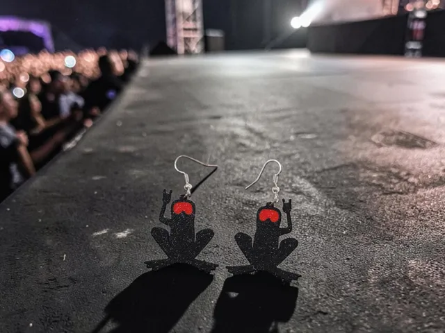 Cool frog earrings