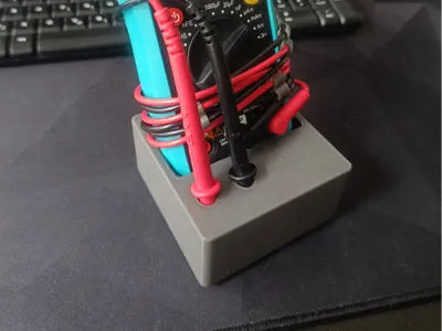 Gridfinity with pins-multimeter holder