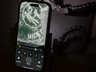 Phone magnifying stand/plates