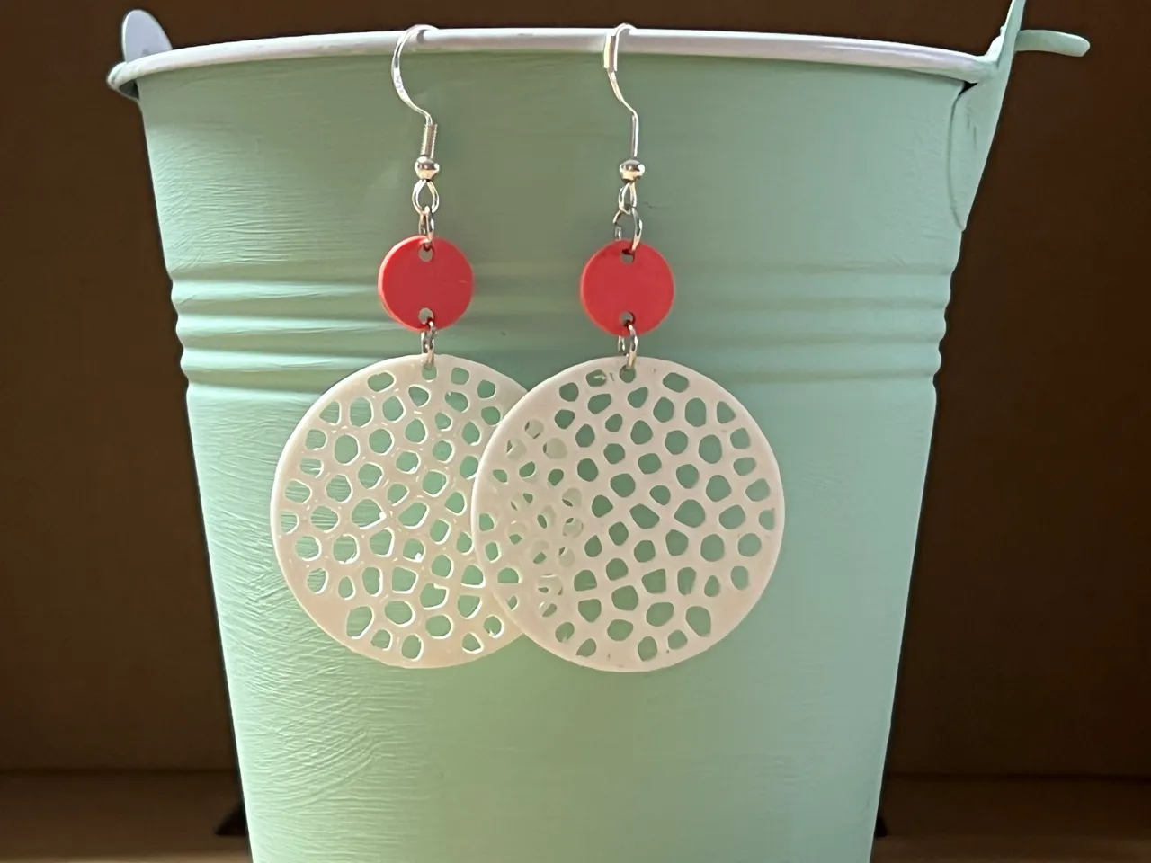 Voronoi earrings view 3
