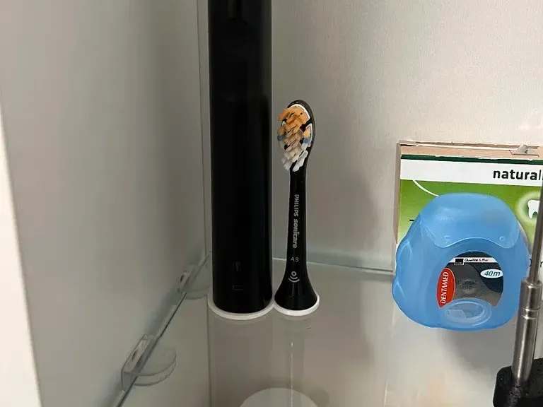 sonicare brush and body base
