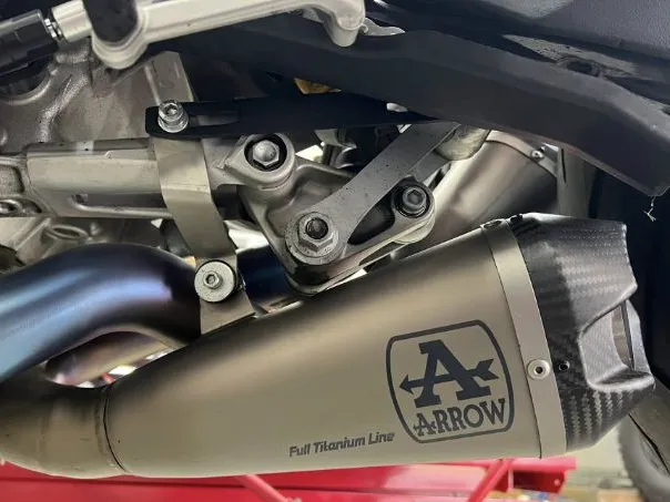 Ducati Streetfighter V4/V2 Exhaust bracket