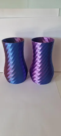 Vase graphique — édition 2025 — photo 2