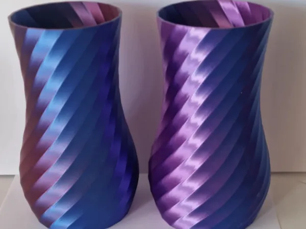 Vase graphique — édition 2025