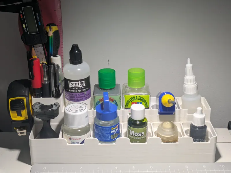 One Pot-Holder To Rule Them All- Glue/Paint Holder