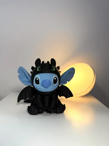 Figura decorativa: Stitch in Toothless Pajamas – Multicolor Figure — vista de referencia 3