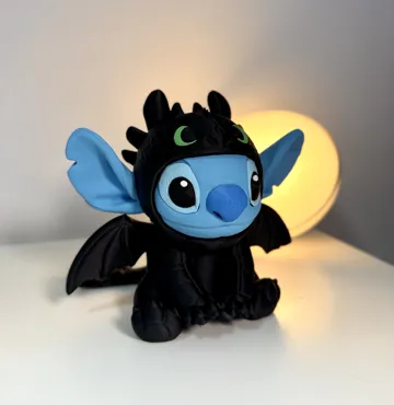 Figura decorativa: Stitch in Toothless Pajamas – Multicolor Figure — vista de referencia 2