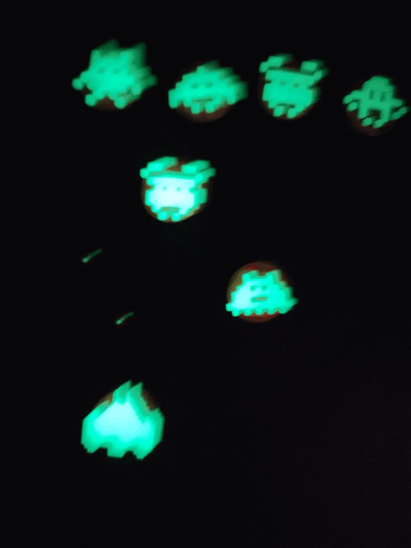 CROC jibbitz invaders(glow in the dark)