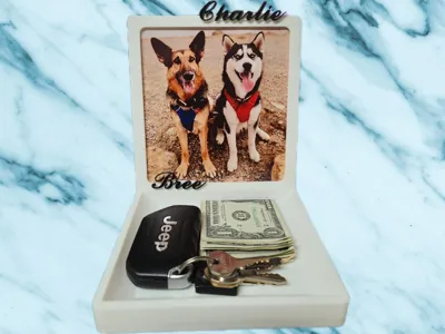 Key/Money Tray with Pic Frame & movable name tags
