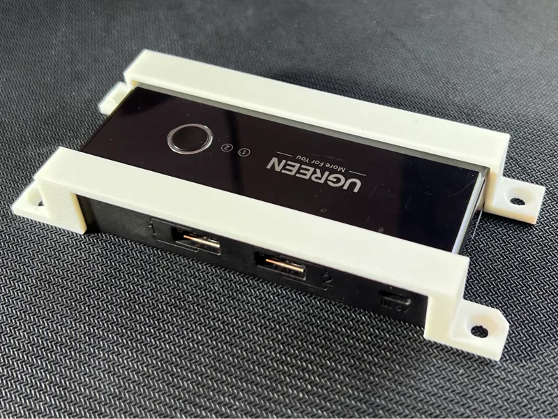 UGREEN USB 3.0 Switch (Mount)