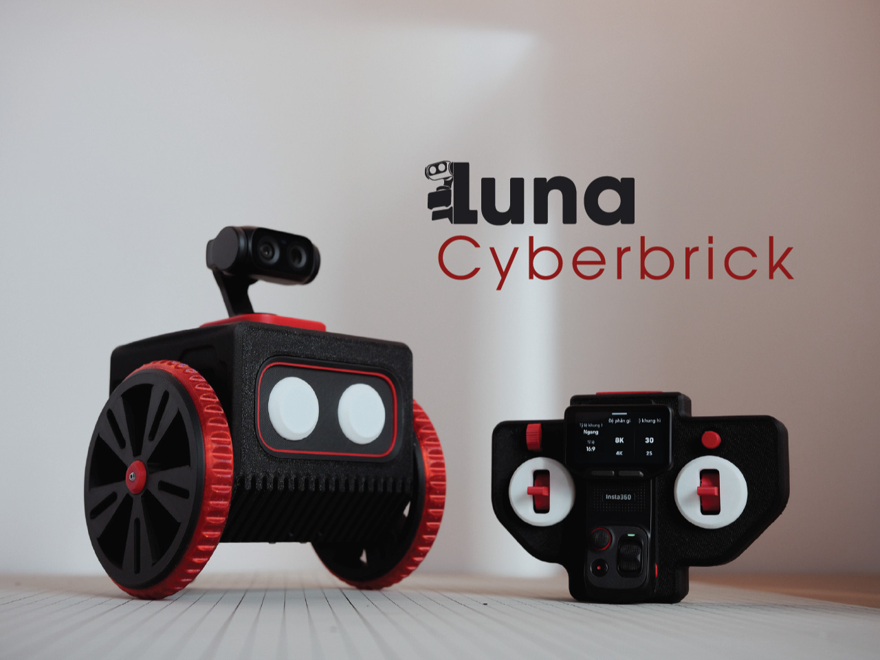 insta360 Luna Cyberbrick