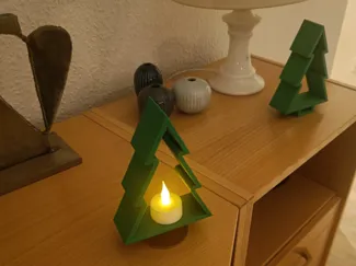 Christmas tree with loose foot